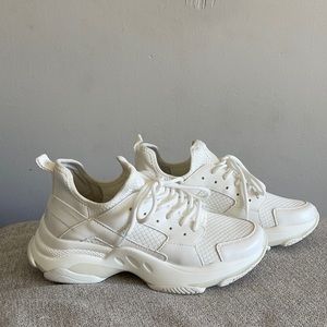 Steve Madden Aurelle Exaggerated Sole Sneaker